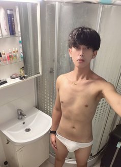 Euhan Dubai “ Femboy” - Acompañantes transexual in Dubai Photo 2 of 10