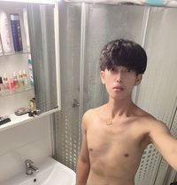 Euhan Dubai “ Femboy” - Acompañantes transexual in Dubai