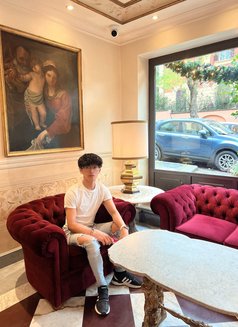 Euhan Dubai “ Femboy” - Acompañantes transexual in Dubai Photo 6 of 10