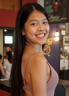 Eunice Ang See Qing - puta in Kuala Lumpur Photo 5 of 6