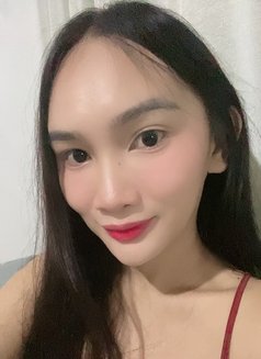 Eunice - Transsexual escort in Manila Photo 3 of 9