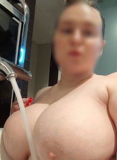 European Lady Eva - puta in Singapore Photo 3 of 8