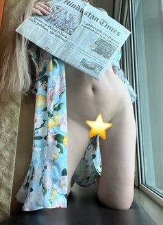 Sexy European bombshell - puta in Tokyo Photo 9 of 17