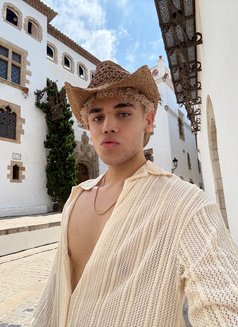 Juguete europeo - Acompañantes masculino in Dubai Photo 5 of 8