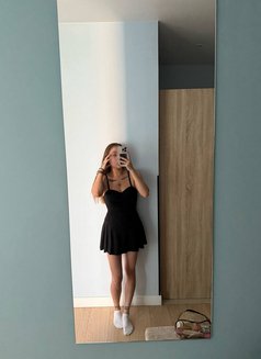 Eva - escort in Bangkok Photo 2 of 4