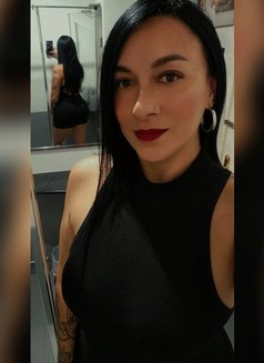 Eva - masseuse in Barcelona Photo 2 of 2