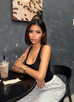 Eva - Transsexual escort in Manila Photo 20 of 21