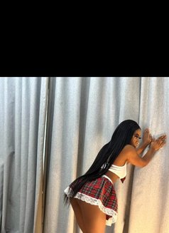 Eva - escort in Dubai Photo 3 of 7