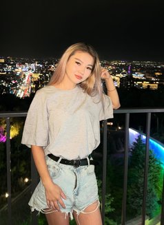 Eva - escort in Dubai Photo 7 of 10
