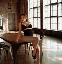 Eva - escort in Haifa