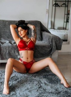 Eva - escort in Tbilisi Photo 3 of 7