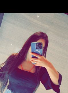 Maeva - puta in Dubai Photo 2 of 4