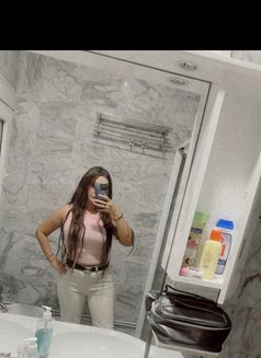 Maeva - puta in Dubai Photo 3 of 4