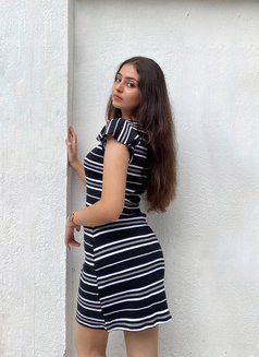 Eva - escort in Muscat Photo 3 of 4