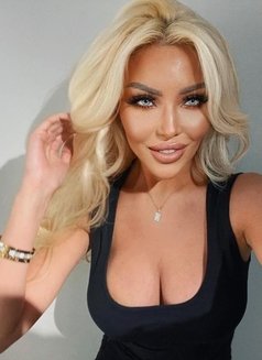 Eva New Blond - puta in Dubai Photo 1 of 7