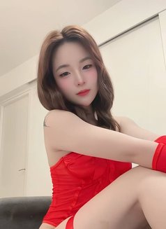 Eva New - escort in Singapore Photo 2 of 5