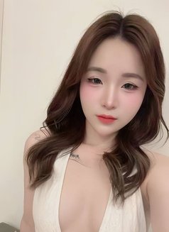 Eva New - escort in Singapore Photo 3 of 5