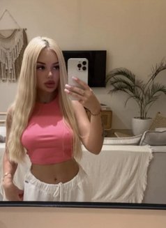 Eva New - puta in Dubai Photo 8 of 18