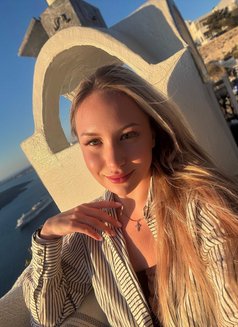 Eva Quinn - escort in Tokyo Photo 6 of 9