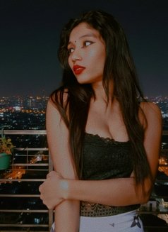 Eva real meet & cam show independent gir - puta in New Delhi Photo 8 of 8