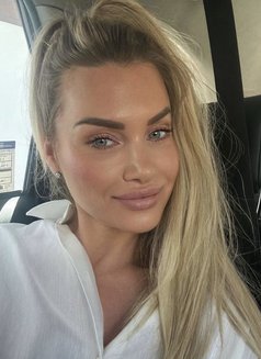 Eva Rose - escort in Amsterdam Photo 4 of 7