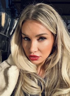 Eva Rose - escort in Amsterdam Photo 5 of 7