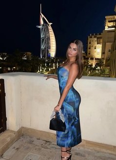 Eva - puta in Dubai Photo 8 of 14