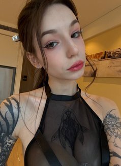 Eva - escort in Hong Kong Photo 1 of 5