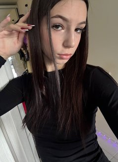 Eva - escort in Hong Kong Photo 3 of 5