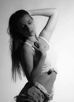 Eva - escort in Phuket Photo 2 of 10