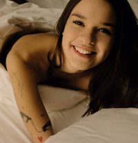 Eva - escort in Jeddah Photo 13 of 15