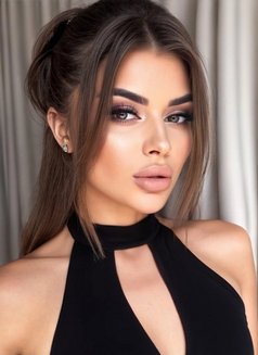 Eva Top - puta in Dubai Photo 2 of 10