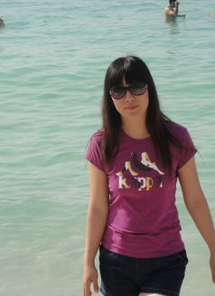 Eva - escort in Abu Dhabi Photo 2 of 5