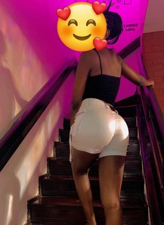 Evaline - escort in Nairobi Photo 1 of 2