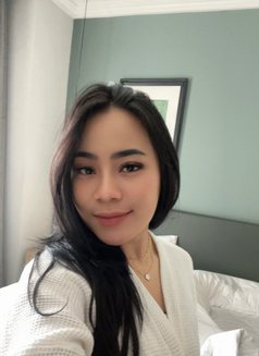 Evalonia Violenzia - escort in Singapore Photo 2 of 4