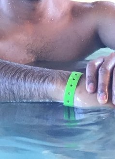 FREE MASSAGES to begin 2022! - Male companion in Colombo Photo 4 of 6