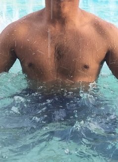 FREE MASSAGES to begin 2022! - Male companion in Colombo Photo 5 of 6