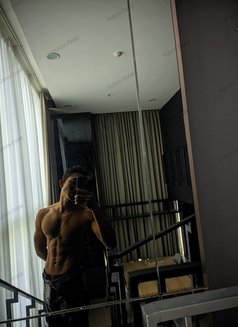 Evan - Male escort in Jakarta Photo 9 of 11