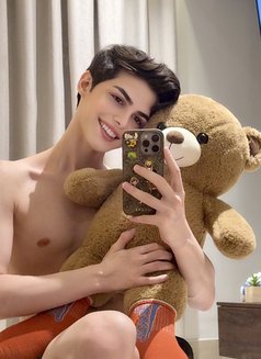 Evan lebanon big dick لبناني 🇱🇧 - Male escort in Riyadh Photo 20 of 20