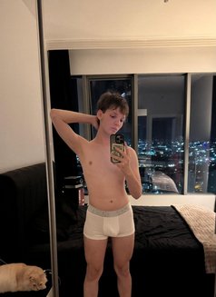 Evan - Male escort in İstanbul Photo 1 of 3