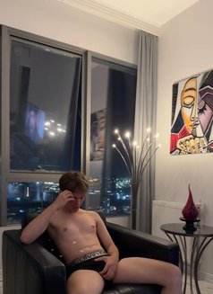 Evan - Male escort in İstanbul Photo 3 of 3