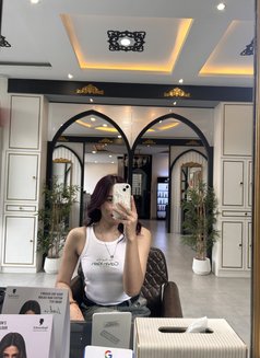 Evana - Transsexual escort in Bangalore Photo 5 of 9