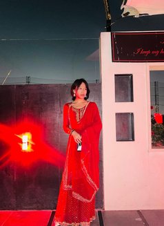 Evana - Transsexual escort in Kochi Photo 8 of 8