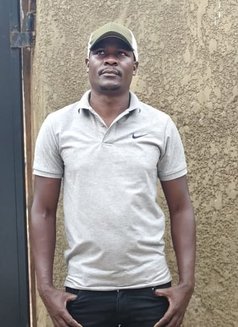 Evans Kenyan - Male adult performer in Kampala Photo 1 of 1
