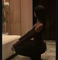 Eve - escort in Muscat