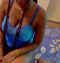 Eve - escort in Candolim, Goa Photo 1 of 4