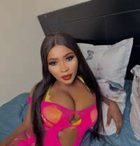 Eve - escort in Riyadh