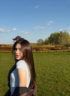 Evelina - puta in Dubai Photo 3 of 6