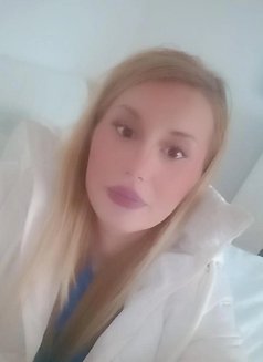 Eveline New - escort in Dubai Photo 7 of 19