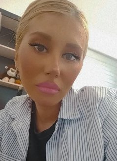 Eveline New - escort in Dubai Photo 15 of 19